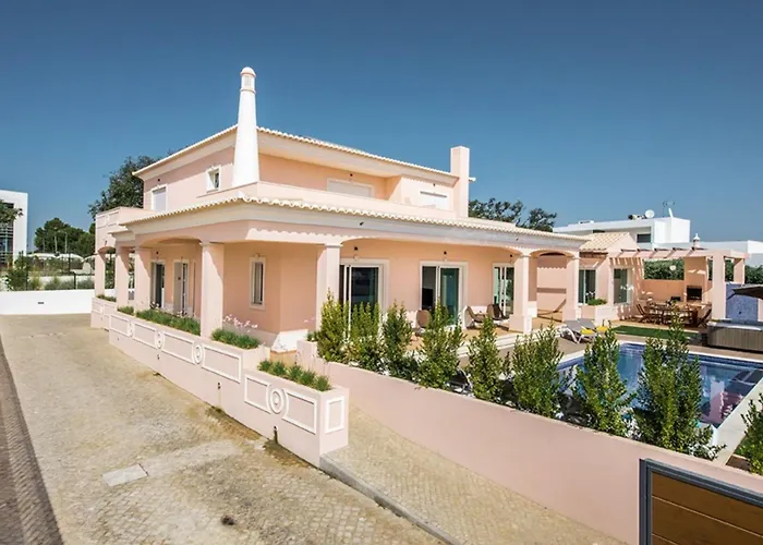 Villa V8 Bastos - Vip By Interhome