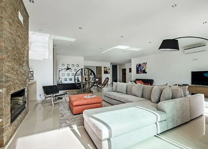 V8 Bastos - Vip By Interhome Villa