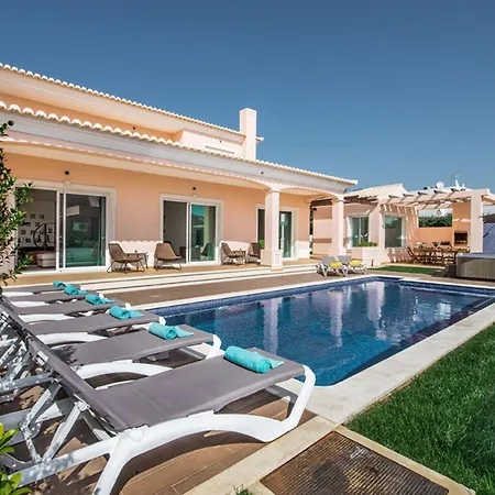 V8 Bastos - Vip By Interhome Villa *